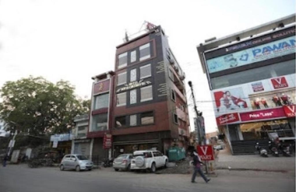 לקנאו Hotel Surya Continental מראה חיצוני תמונה